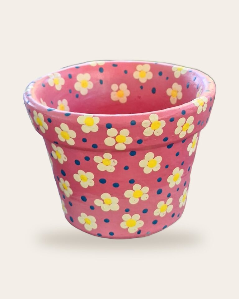 Vaso de concreto rosa pintado à mão com florzinhas amarelas